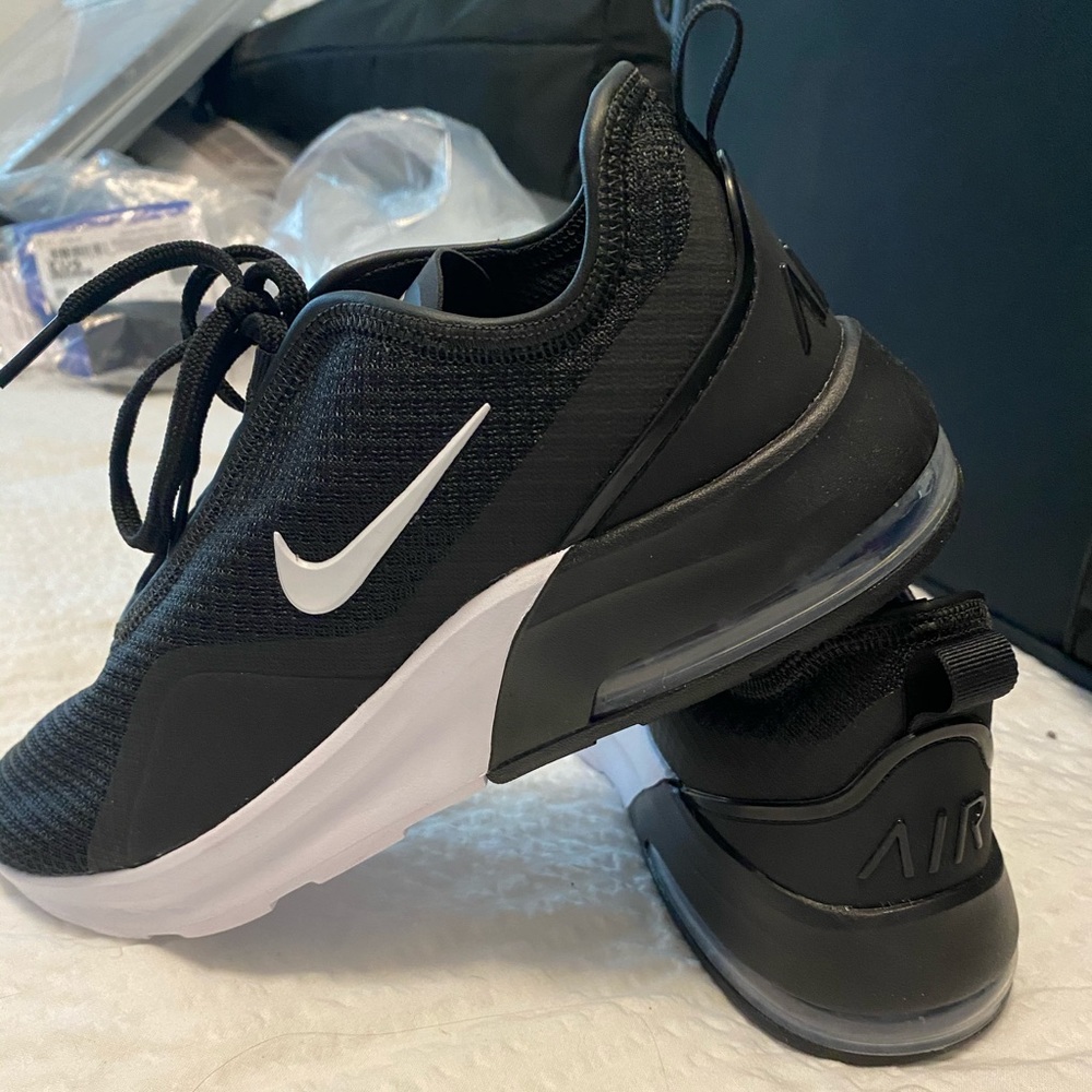 Brand new- Nike Air Max 8